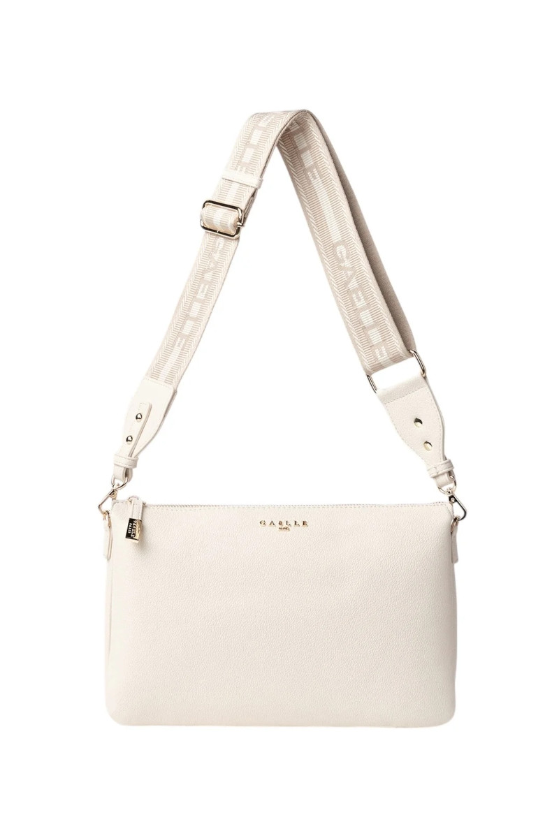 Gaelle Borsa tracolla