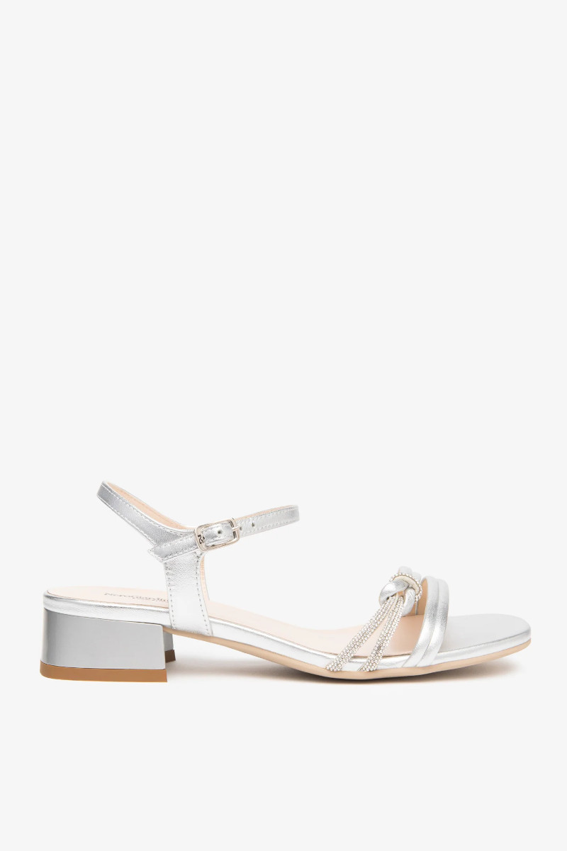NeroGiardini Sandalo elegante basso