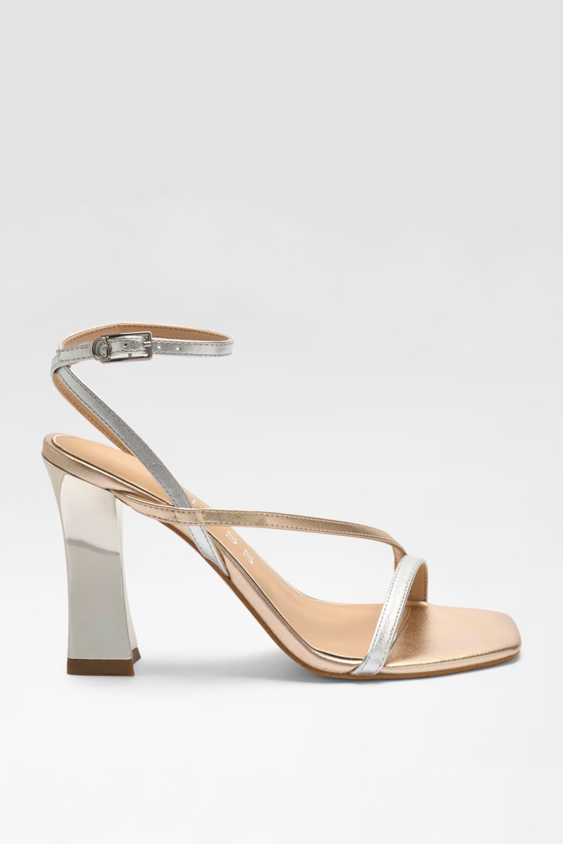 GUESS Sandalo elegante