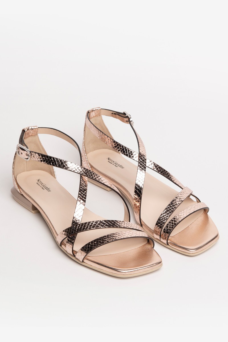 sandali bassi nerogiardini oro rosa cipria